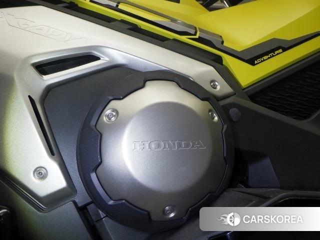 Honda X-ADV 750 id 3950112 из Японии 14