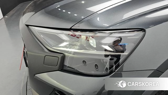 Audi RSQ8 (4M) id 4200779 из Кореи 14