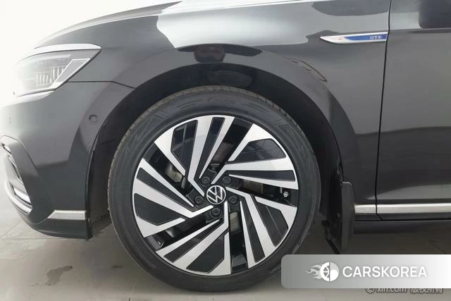 Volkswagen Magotan PHEV id 4210338 из Китая 14