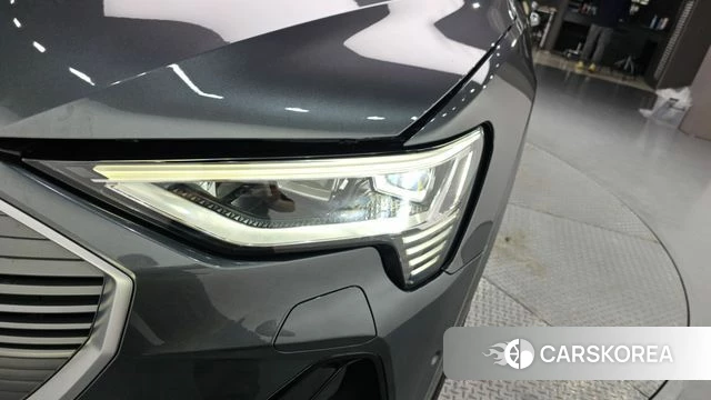 Audi e-Tron id 4231602 из Кореи 14