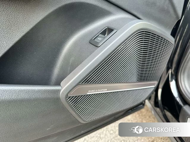 Audi Q5L Sportback id 4213168 из Китая 14