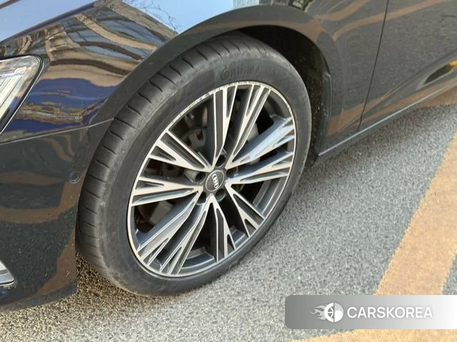 Audi A6L id 4259368 из Китая 14