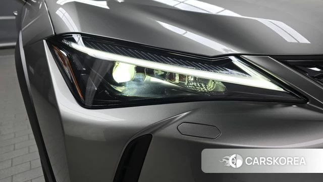Lexus UX300h id 4354044 из Кореи 14
