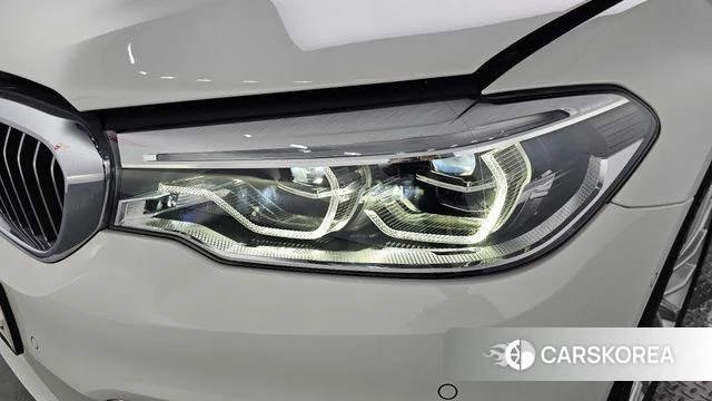 BMW 5 Series (G30) id 4476863 из Кореи 14