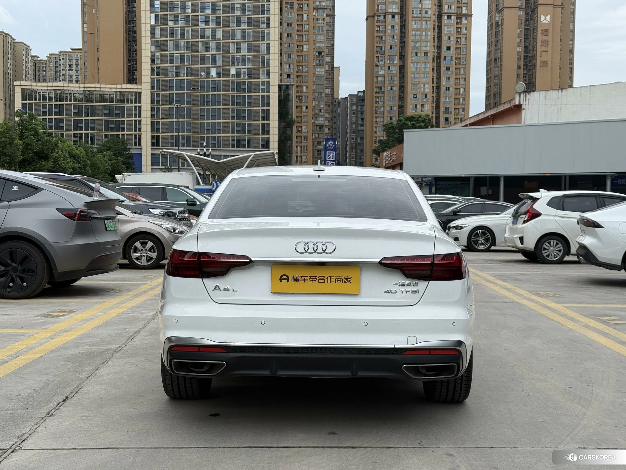 Audi A4L id 4510431 из Китая 14