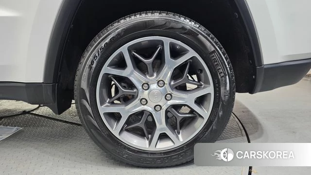 Jeep Grand Cherokee id 4759822 из Кореи 14