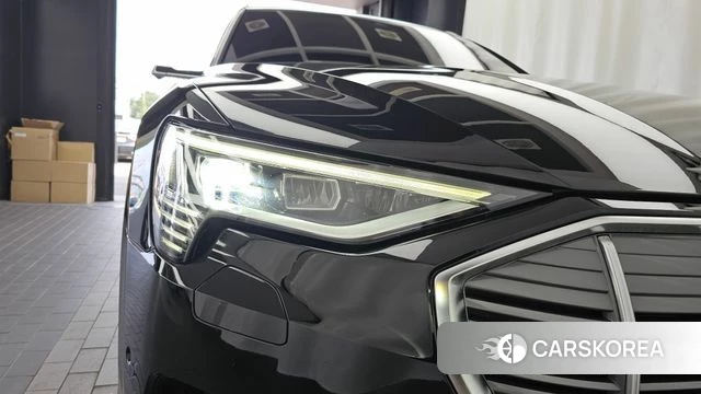 Audi e-Tron id 4650999 из Кореи 14