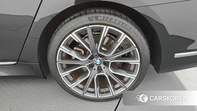 BMW 7 Series (G11) id 4736361 из Кореи 14