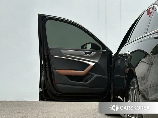 Audi A6L id 4263923 из Китая 14
