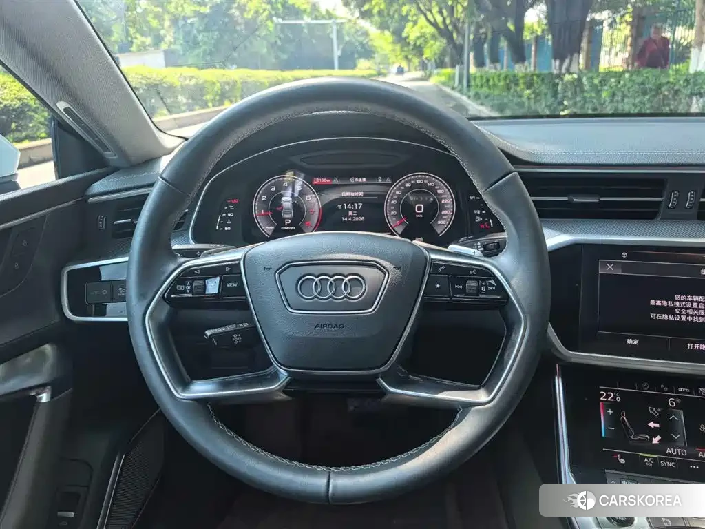 Audi A7L id 4570354 из Китая 14