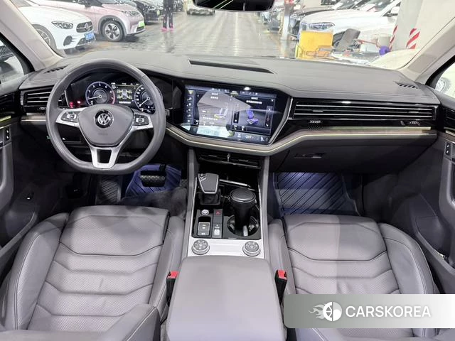 Volkswagen Touareg id 4209955 из Китая 14