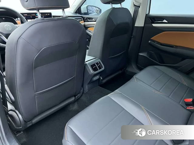 Volkswagen Bora id 4256471 из Китая 14