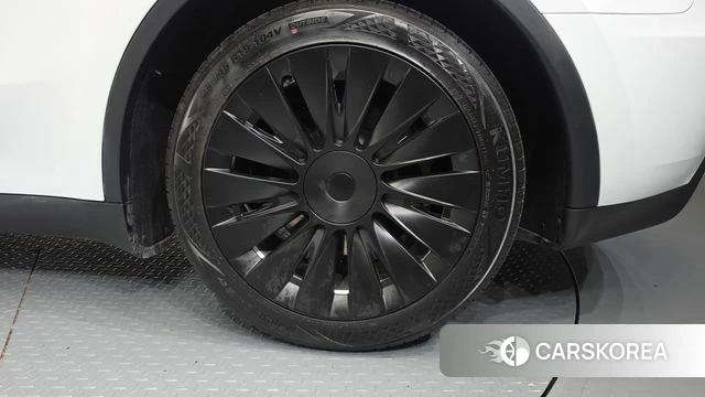 Tesla Model Y id 4302370 из Кореи 14