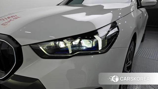 BMW 5 Series (G60) id 4248265 из Кореи 14