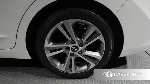 Hyundai Avante AD id 4865490 из Кореи 14