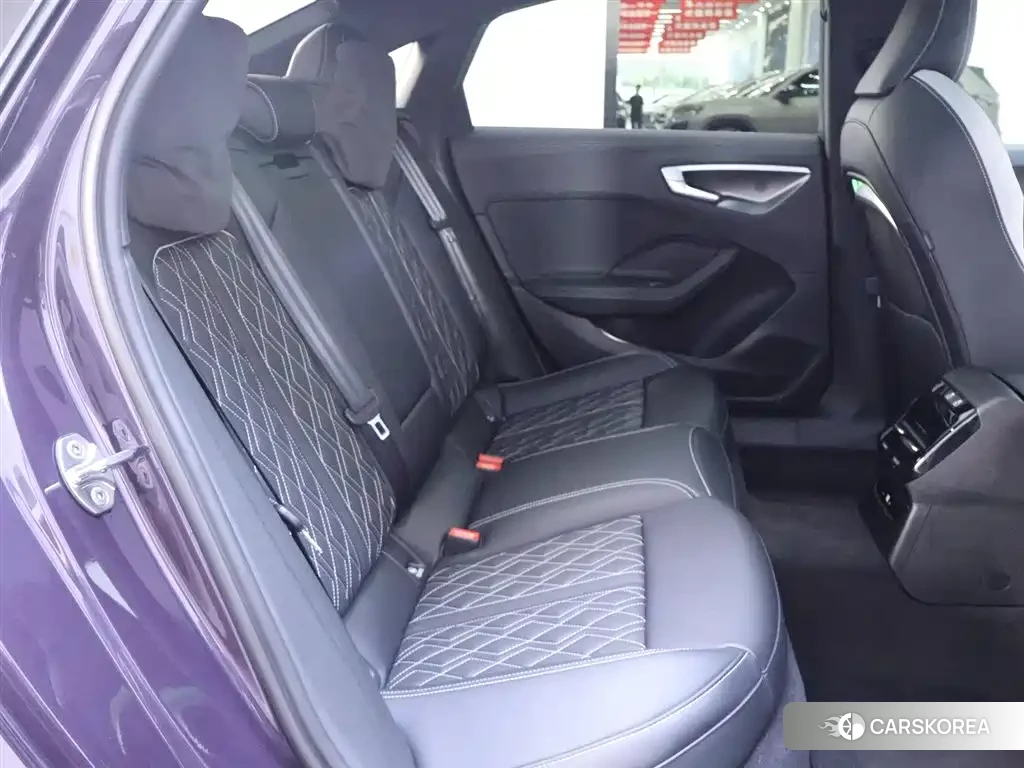 Audi A5L id 4553894 из Китая 14