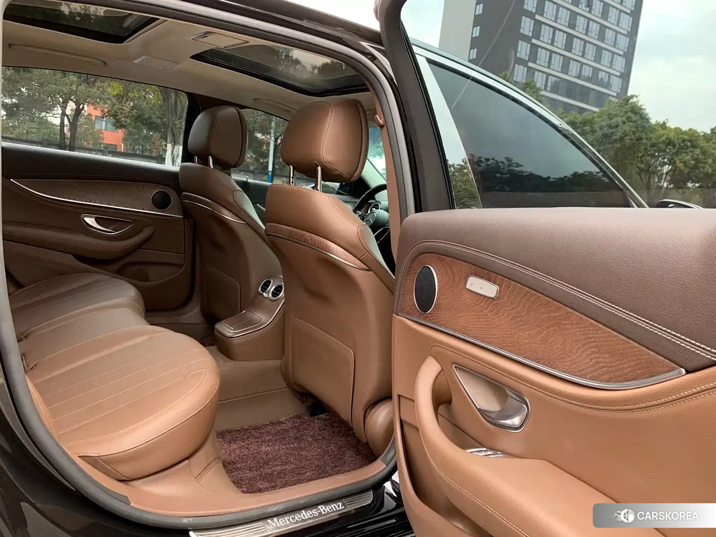 Mercedes-Benz E-Class id 4685999 из Китая 14