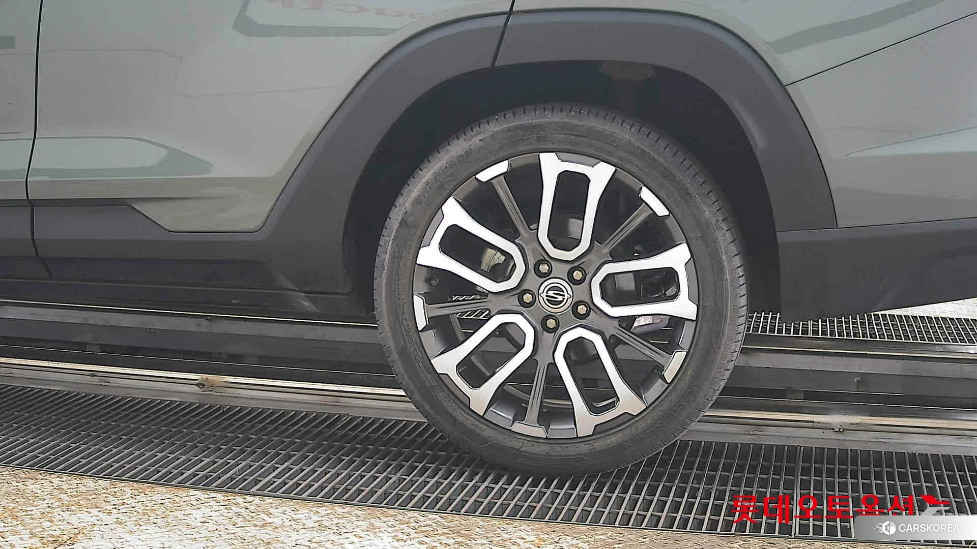 SsangYong Torres id 3875669 из Кореи 14