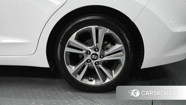 Hyundai Avante AD id 4417251 из Кореи 14