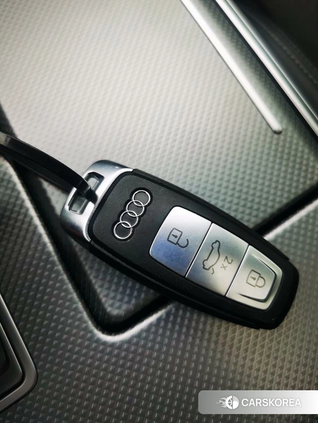 Audi A7L id 4238997 из Китая 14