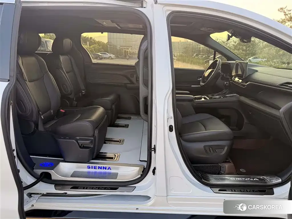 Toyota Sienna id 4653924 из Китая 14