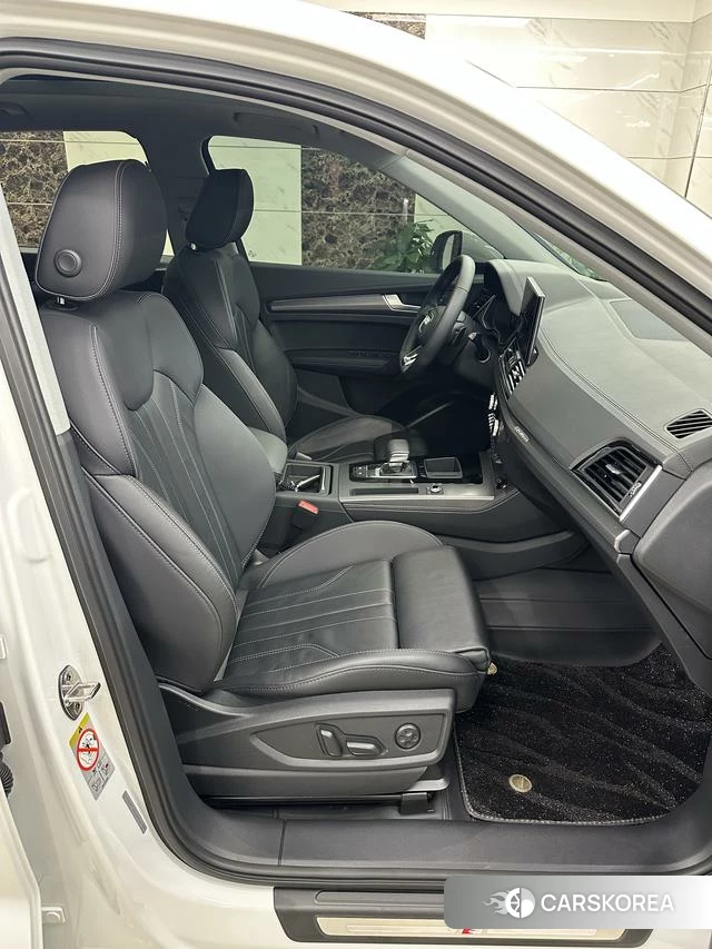 Audi Q5L id 4253376 из Китая 14