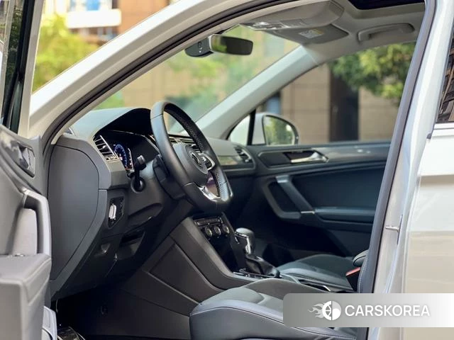 Volkswagen Tiguan L id 4353471 из Китая 14