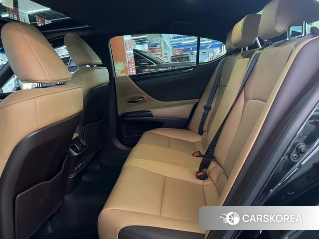 Lexus ES id 4277218 из Китая 14