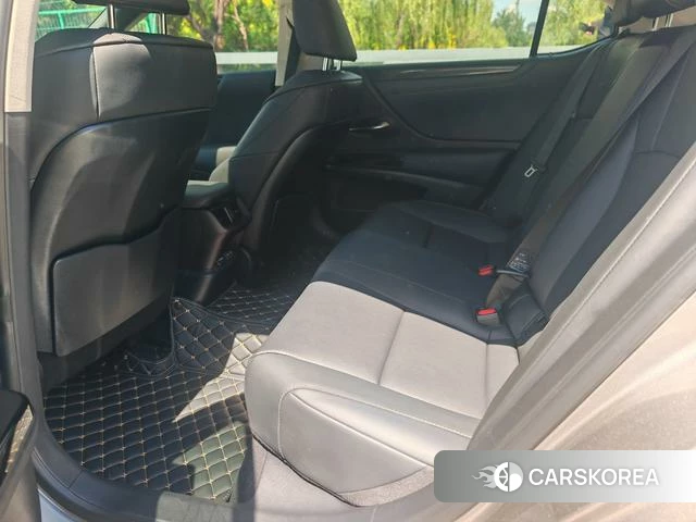 Lexus ES id 4272279 из Китая 14