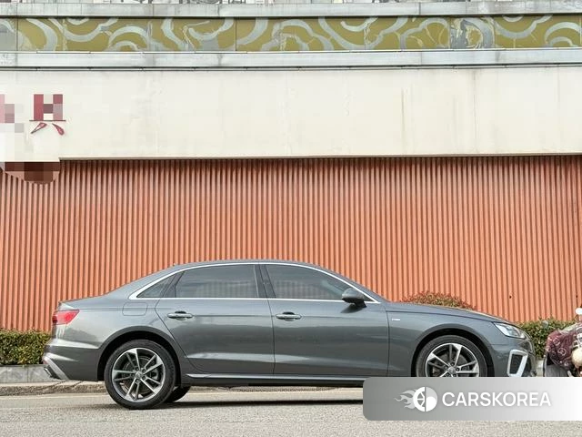 Audi A4L id 4313718 из Китая 14