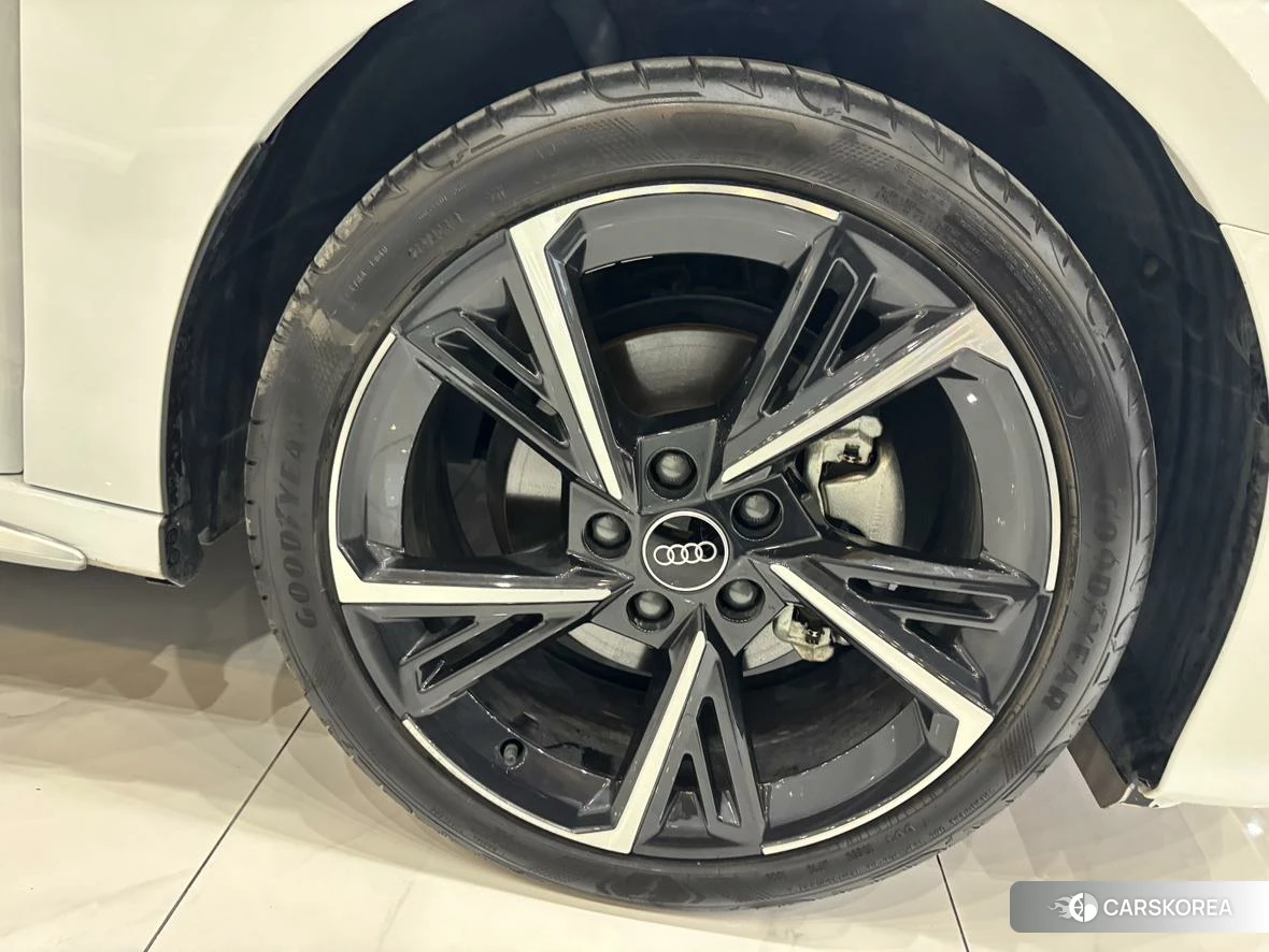 Audi A3 id 4510762 из Китая 15