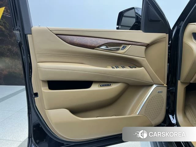 Cadillac Escalade ESCALADE id 3784152 из Китая 15