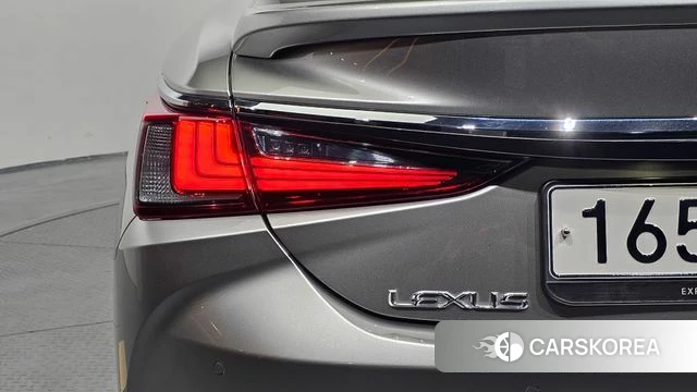 Lexus ES300h 7th generation id 4383357 из Кореи 15