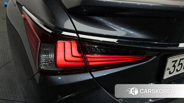 Lexus ES300h 7th generation id 4267825 из Кореи 15