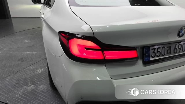BMW 5 Series (G30) id 4409351 из Кореи 15