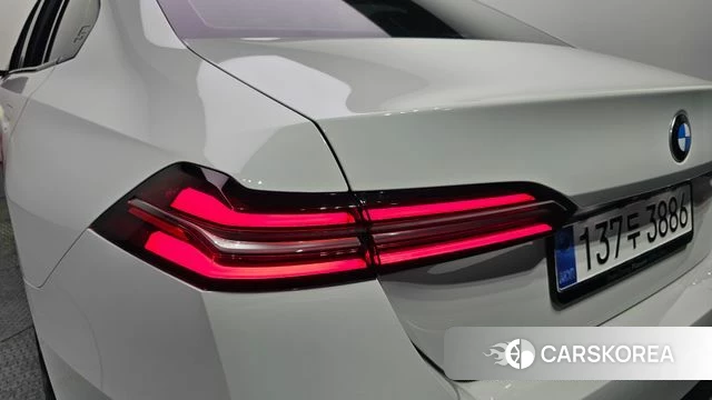 BMW 5 Series (G60) id 4185589 из Кореи 15