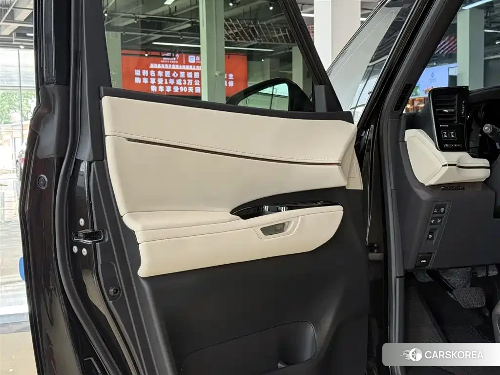 Lexus LM id 4576824 из Китая 15