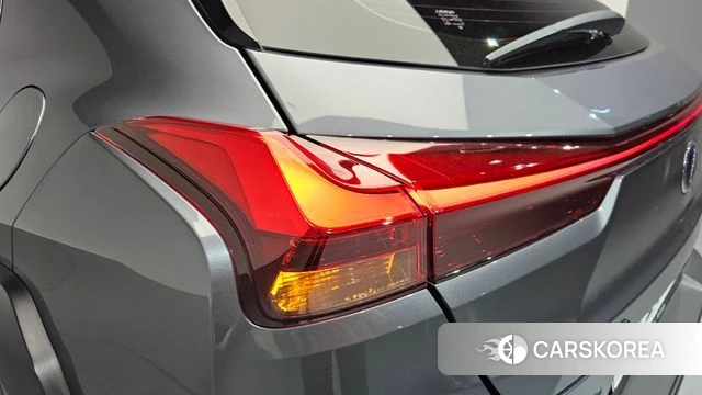 Lexus UX250h id 4362105 из Кореи 15