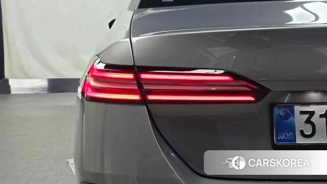 BMW 5 Series (G60) id 4548453 из Кореи 15