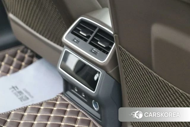 Audi A7L id 4260971 из Китая 15