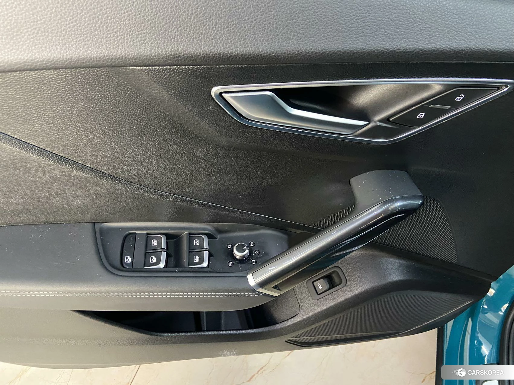Audi Q2L id 4512839 из Китая 15