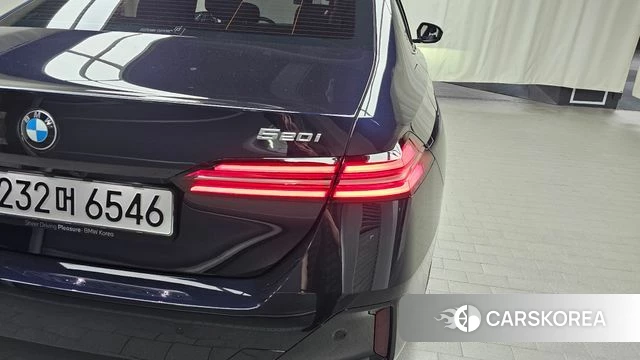 BMW 5 Series (G60) id 4200944 из Кореи 15