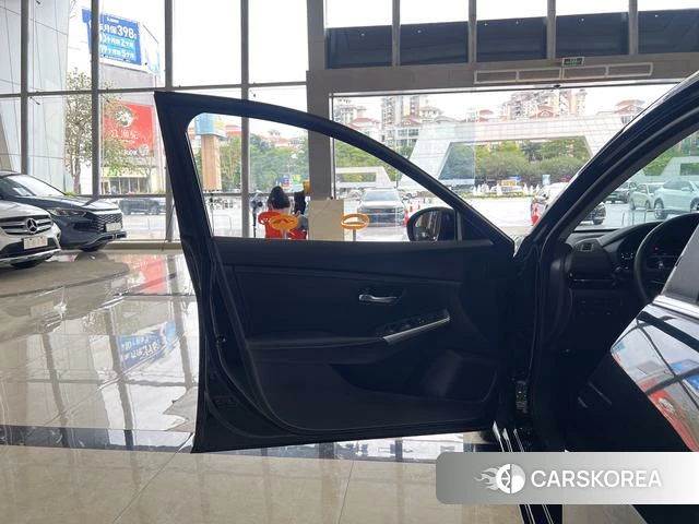 Nissan Xuan Yi id 4299684 из Китая 15