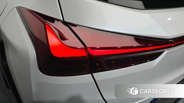 Lexus UX300h id 4329547 из Кореи 15