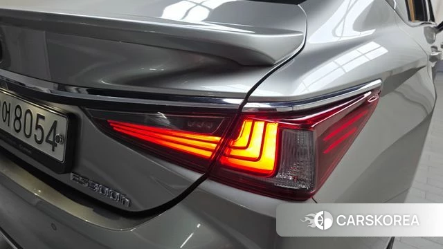 Lexus ES300h 7th generation id 4303741 из Кореи 15
