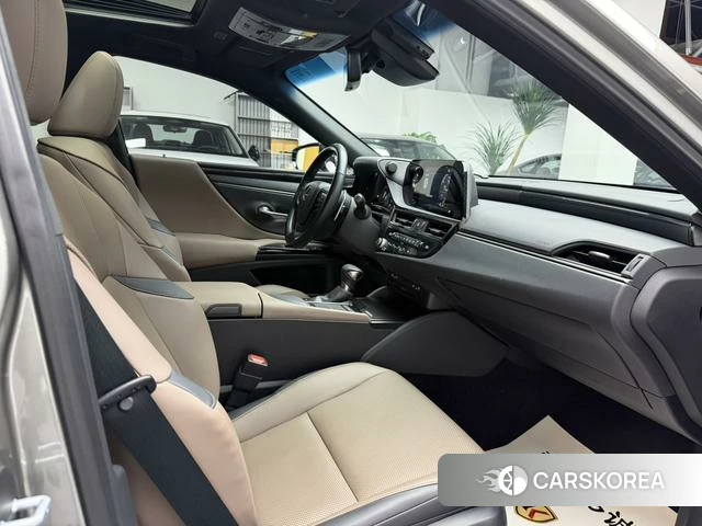 Lexus ES id 4272574 из Китая 15