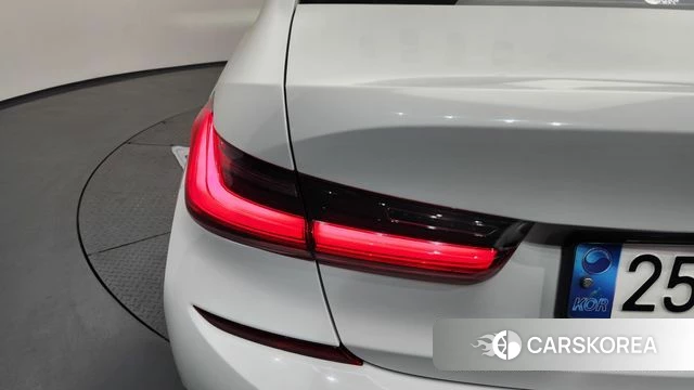 BMW 3 Series (G20) id 4196319 из Кореи 15