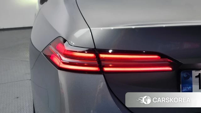 BMW 5 Series (G60) id 4612445 из Кореи 15