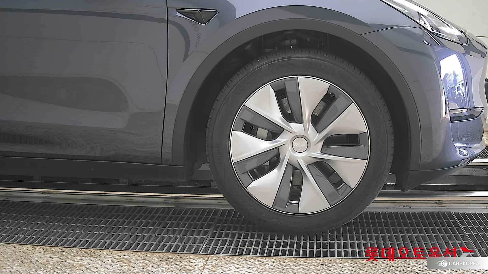 Tesla Model Y RWD id 3882118 из Кореи 15