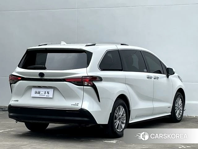 Toyota Saina id 4260180 из Китая 15